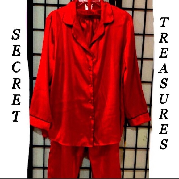 Secret Treasures Other - ♥️ SECRET TREASURES 2pc red satin  sleepwear set size S NWOT